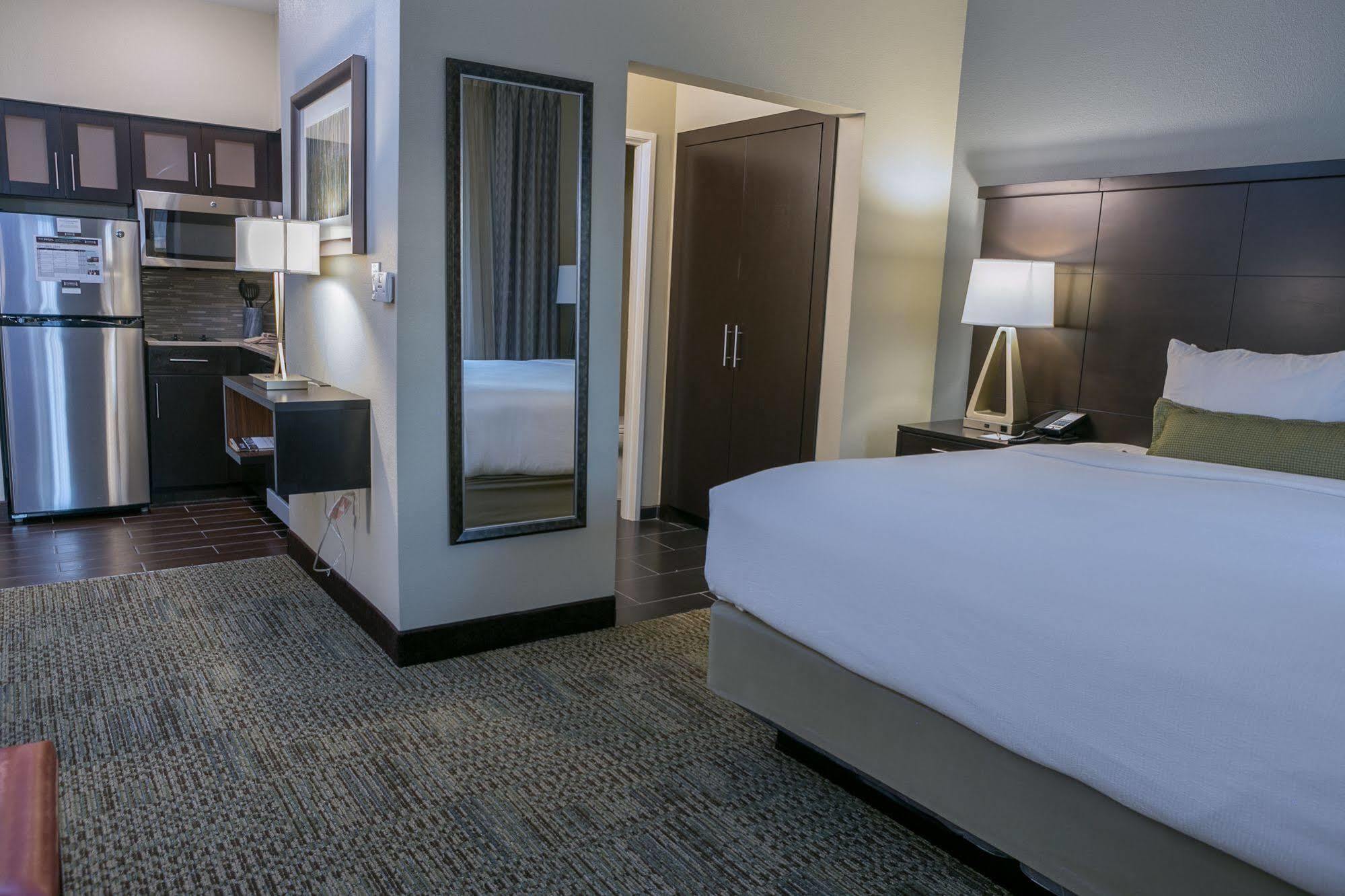 Staybridge Suites Austin North - Parmer Lane By Ihg Екстериор снимка